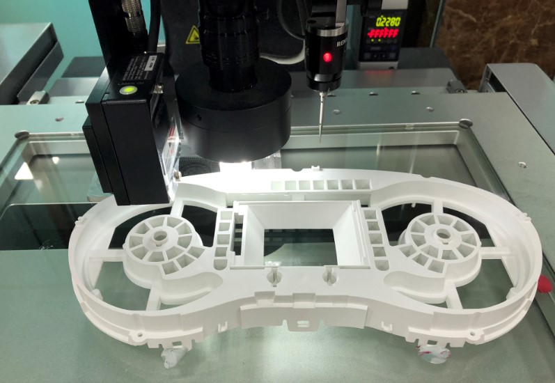 影像測量儀對(duì)汽車儀表盤進(jìn)行高效檢測(圖1) 影像測量儀對(duì)汽車儀表盤進(jìn)行高效檢測(圖1)