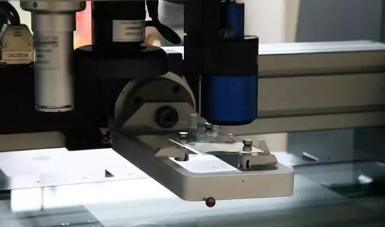 面對3D曲面玻璃，如何才能做到精準測量？(圖2)